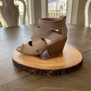 Qupid taupe suede block heel